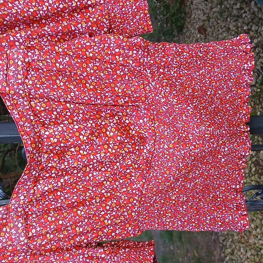Universal Thread Red Floral Blouse Smocking 100% Cotton Sz Lg. Cottagecore - Picture 8 of 12